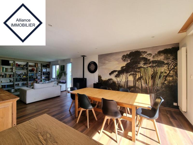 Maison - 177 m² - 7 pièces