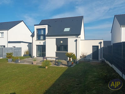 Maison - 103 m² - 5 pièces