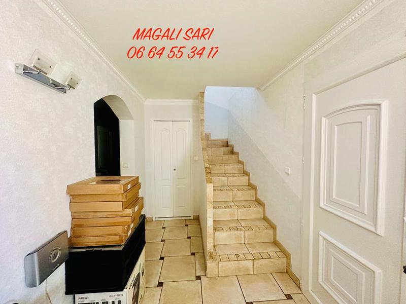 Villa - 245 m² - 7 pièces