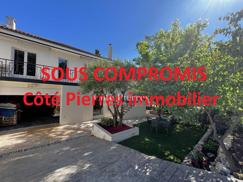 Maison - 205 m² - 5 pièces