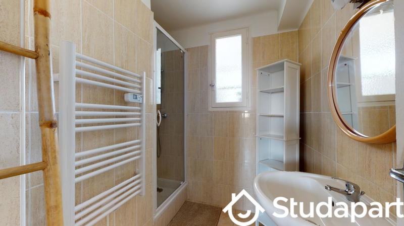 Chambre - 11 m² - 1 pièce