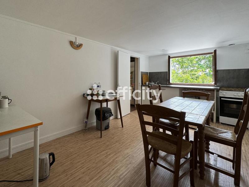 Maison - 200 m² - 10 pièces