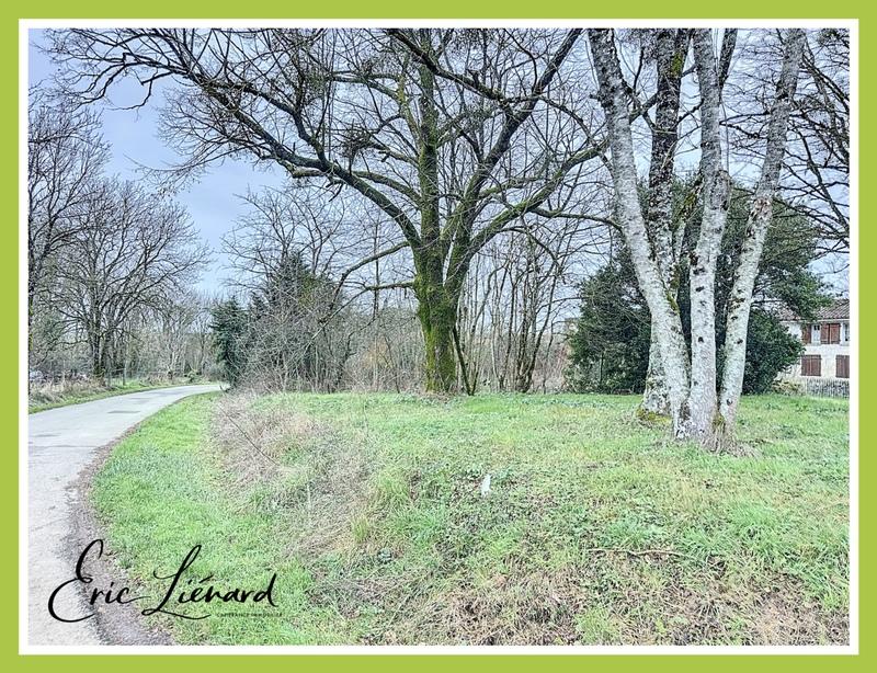 Terrain constructible - 1 143 m²
