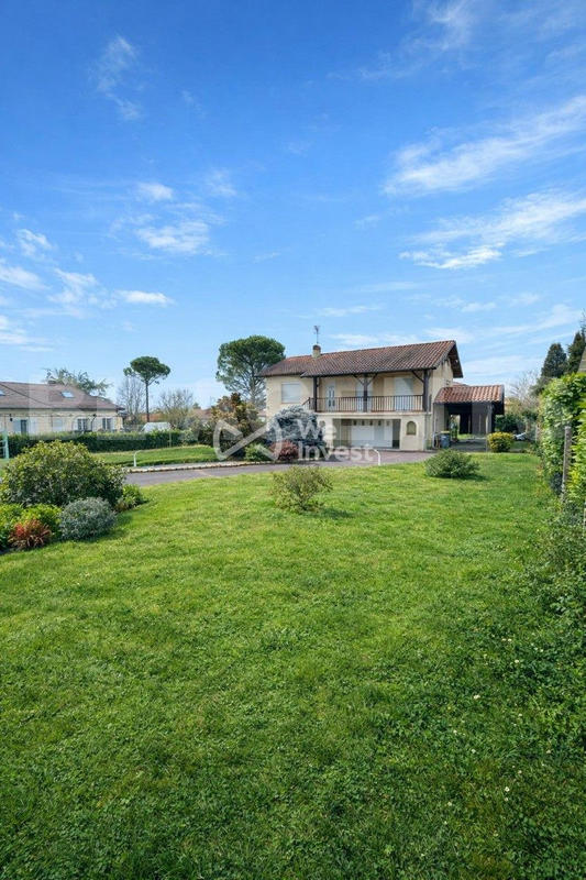 Maison - 90 m² - 4 pièces