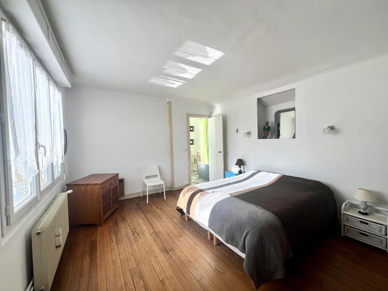 Maison jumelée - 240 m² - 11 pièces