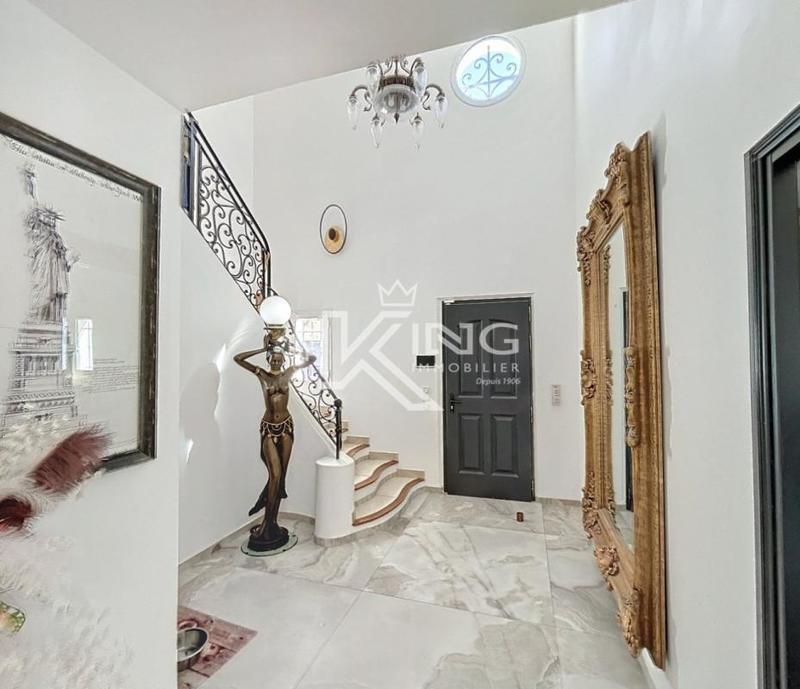 Villa - 220 m² - 7 pièces