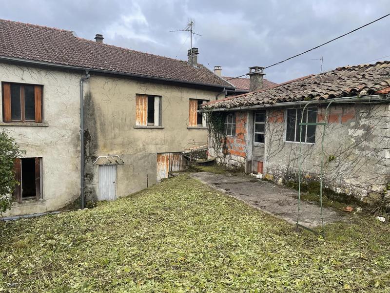Maison de village - 120 m² - 9 pièces