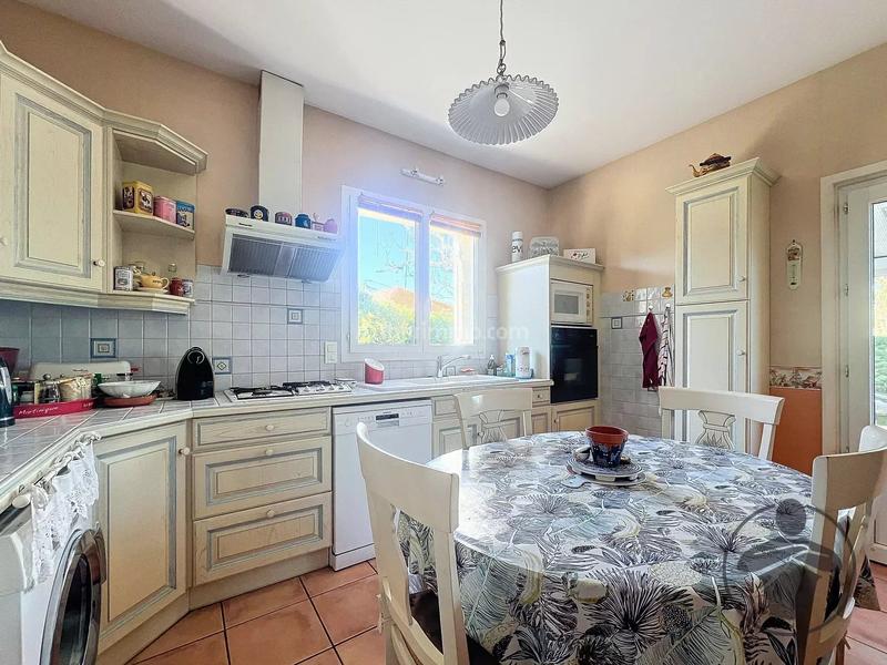 Maison - 252 m² - 9 pièces