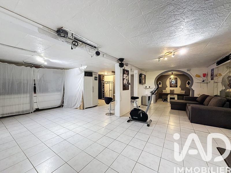 Maison - 248 m² - 8 pièces