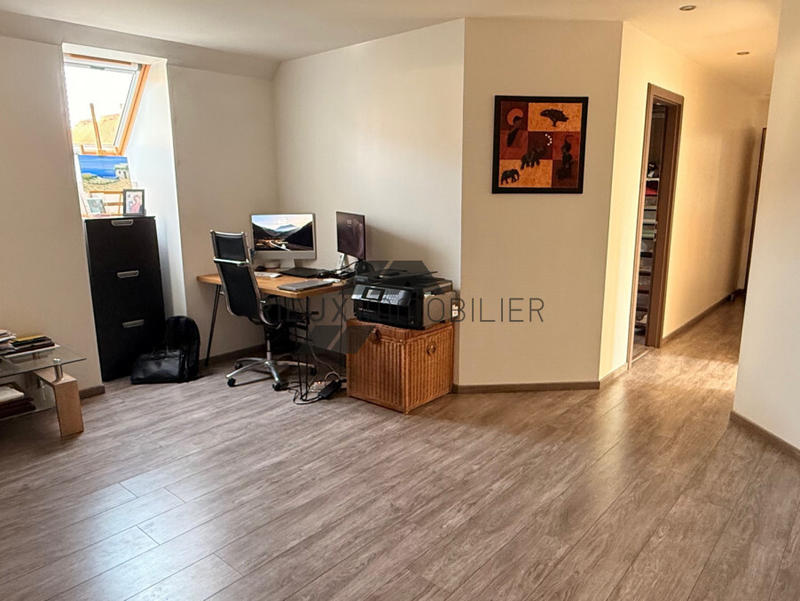 Propriété - 235 m² - 7 pièces