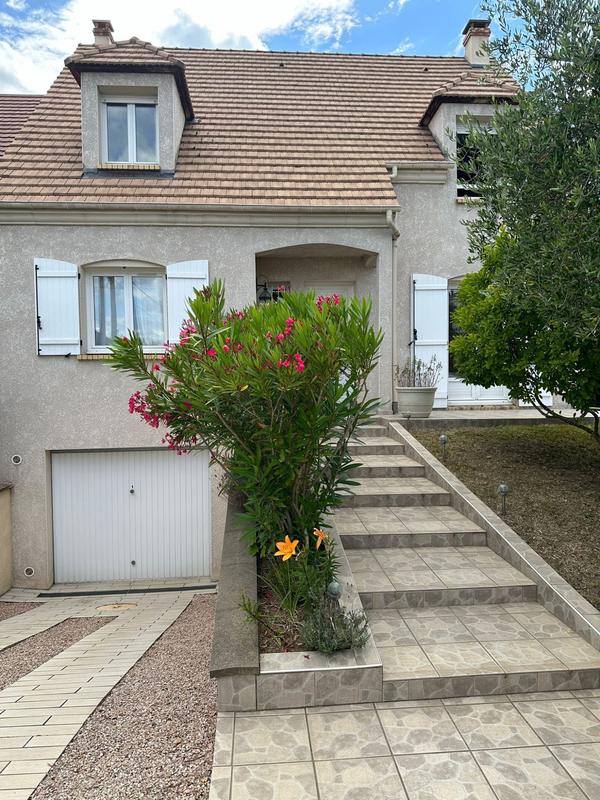 Maison - 127 m² - 6 pièces