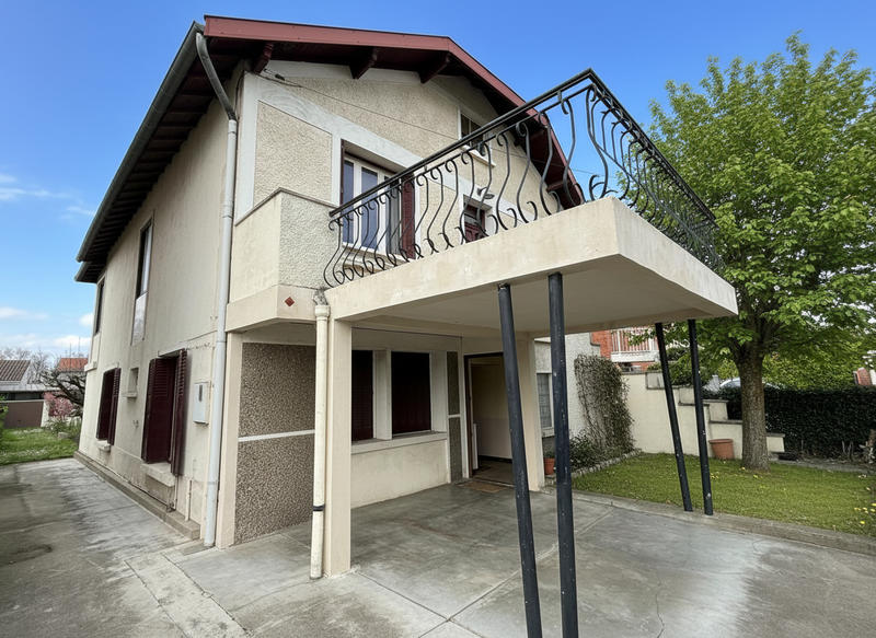 Maison - 180 m² - 8 pièces