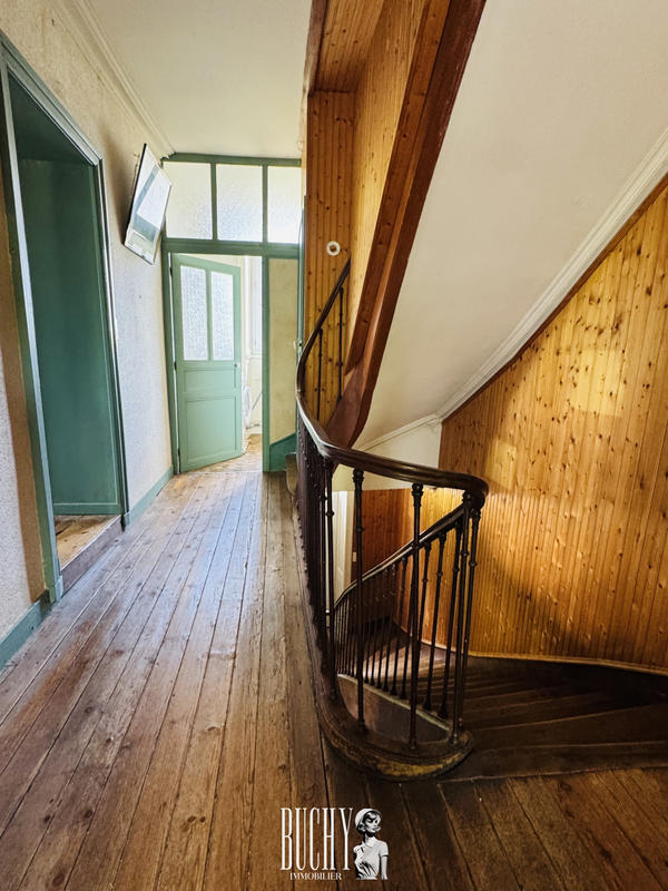 Maison - 482 m² - 11 pièces