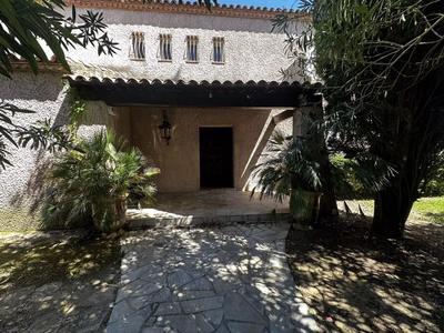 Villa - 400 m² - 9 pièces