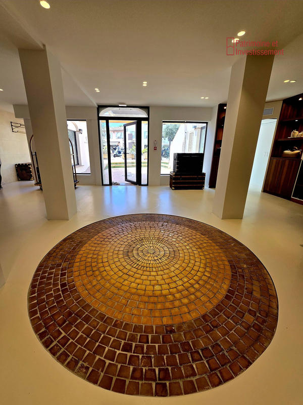 Fonds de commerce - Local commercial - 117 m²