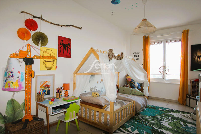 Appartement - 80 m² - 3 pièces