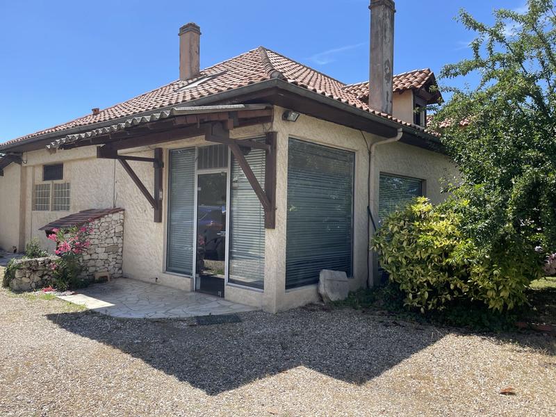 Maison traditionnelle - 191 m² - 6 pièces