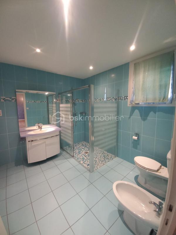 Maison traditionnelle - 316 m² - 11 pièces