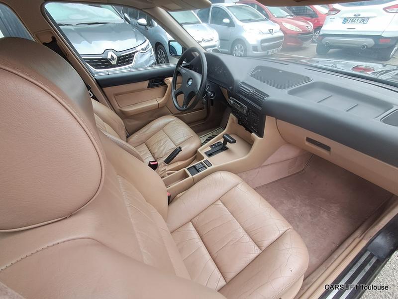 Bmw Série 5 525 i E34 - Toit Ouvrant Clim Auto Cuir Regulateur de Vitesse