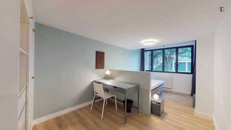 Chambre - 16 m² - 15 pièces