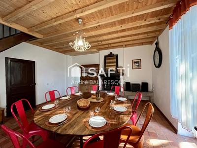 Maison - 400 m² - 18 pièces