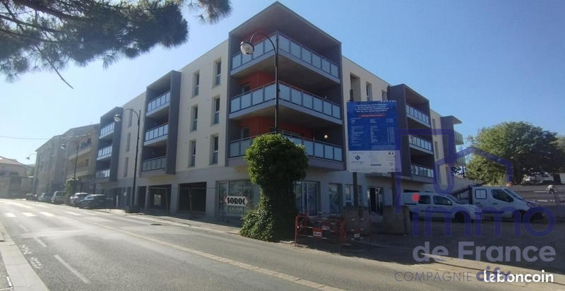 Local commercial - 255 m²
