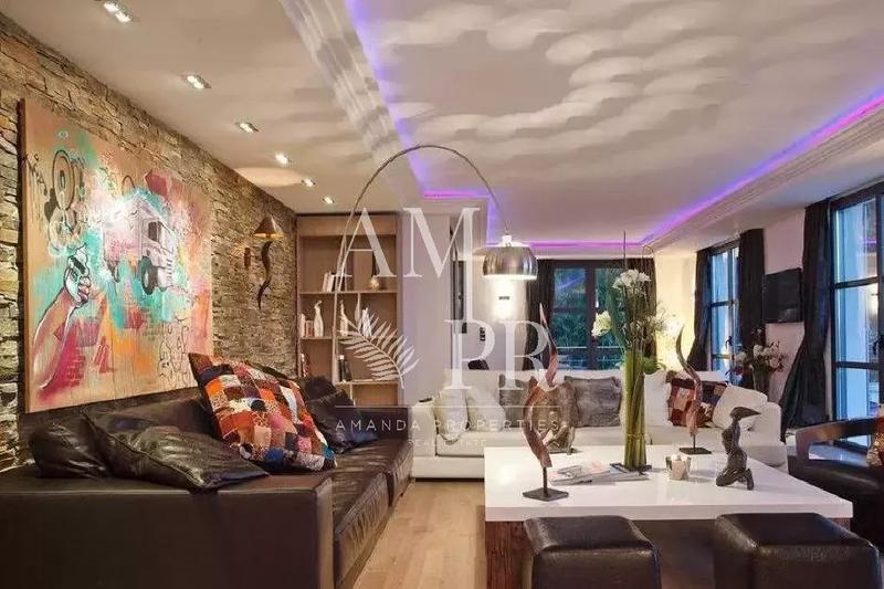 Villa - 600 m² - 8 pièces