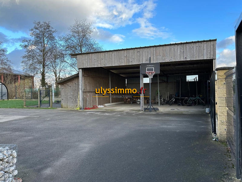 Maison - 214 m² - 9 pièces