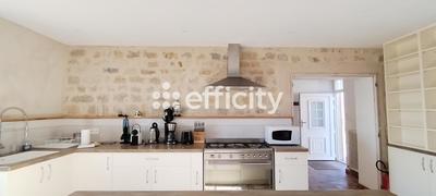 Maison - 415 m² - 12 pièces