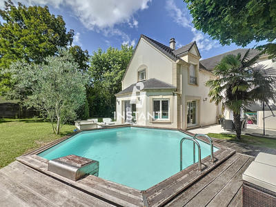 Villa - 238 m² - 9 pièces