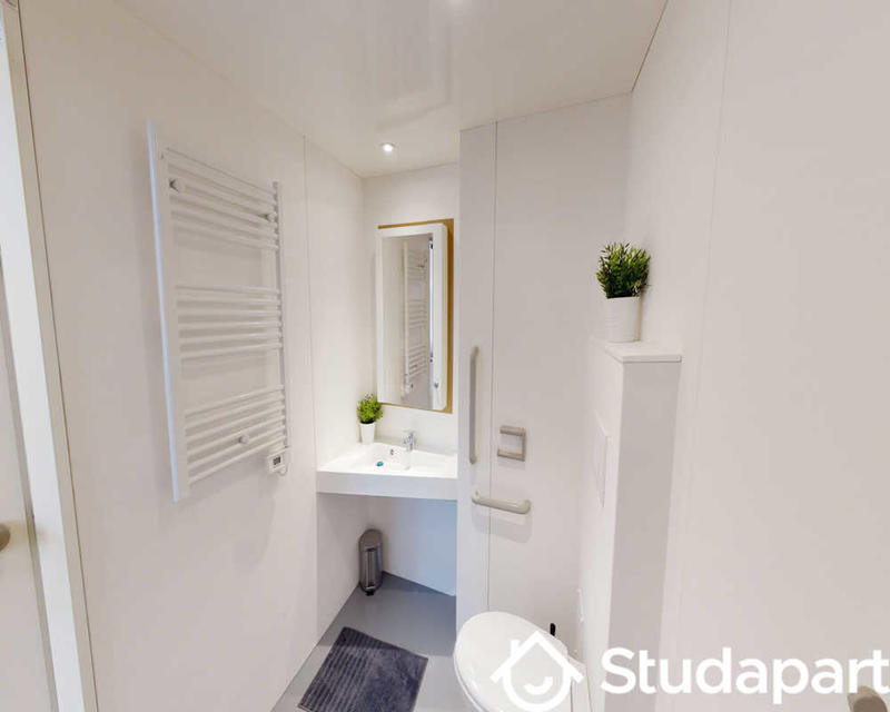 Chambre - 80 m² - 1 pièce