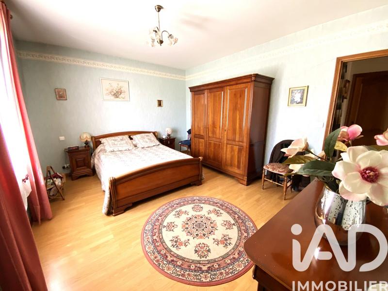 Maison - 185 m² - 8 pièces