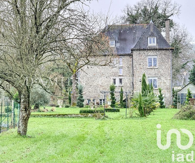 Maison - 320 m² - 8 pièces