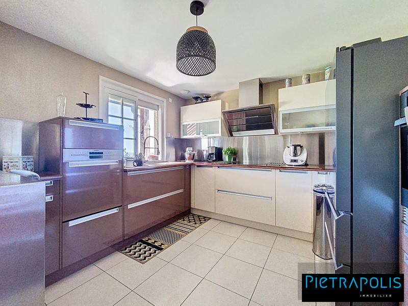 Maison - 140 m² - 5 pièces