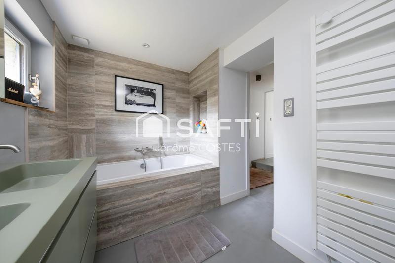 Maison - 205 m² - 6 pièces