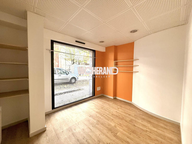 Local d'activités - 75 m²