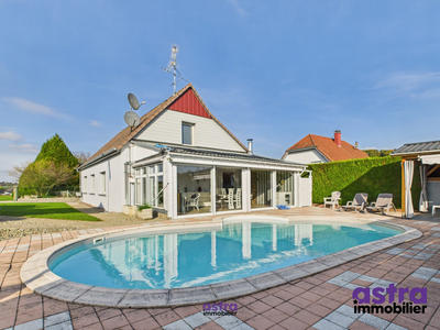 Maison - 180 m² - 6 pièces