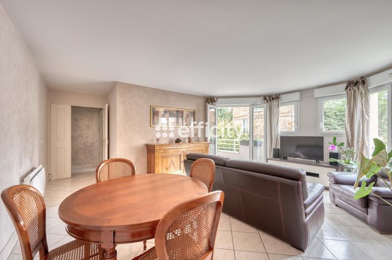 Appartement - 90 m² - 4 pièces