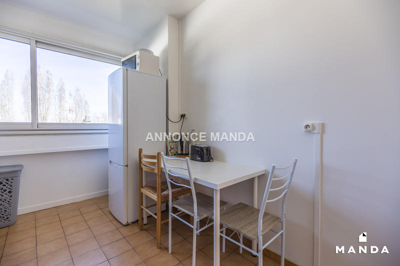 Chambre - 9 m² - 4 pièces