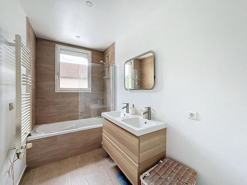 Maison - 170 m² - 7 pièces