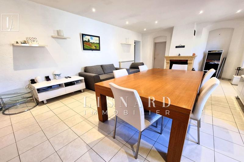 Maison - 180 m² - 5 pièces