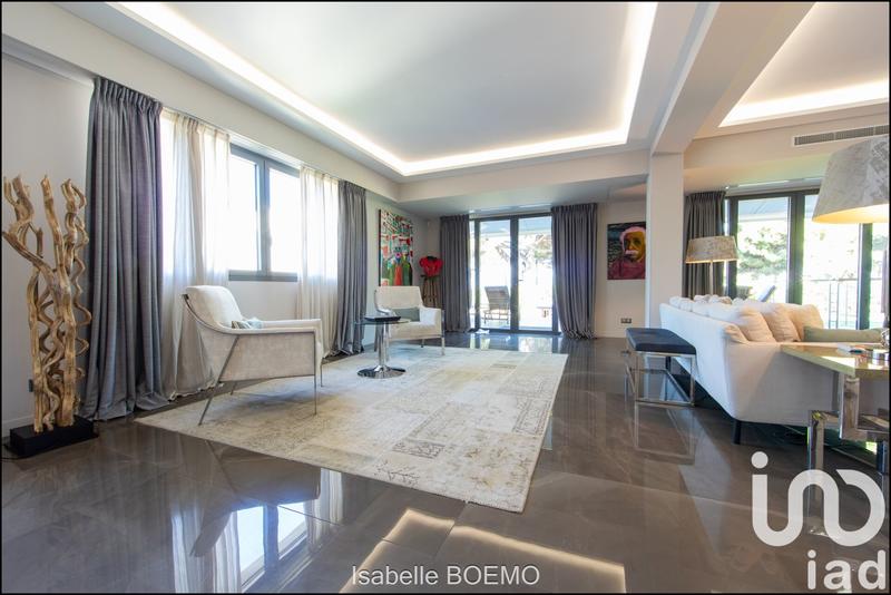 Maison de maîtres - 348 m² - 11 pièces