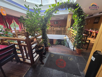 Local commercial - 900 m² - 5 pièces