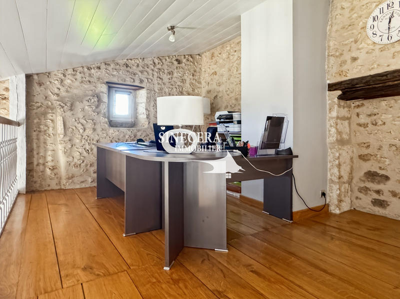 Villa - 197 m² - 7 pièces