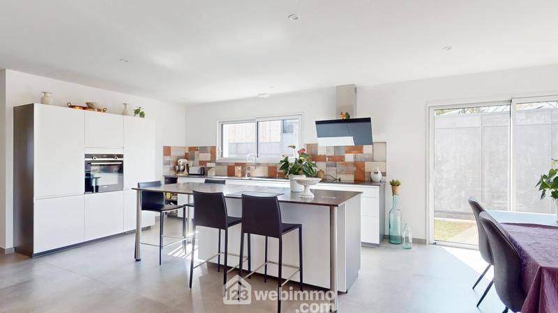 Maison - 120 m² - 5 pièces