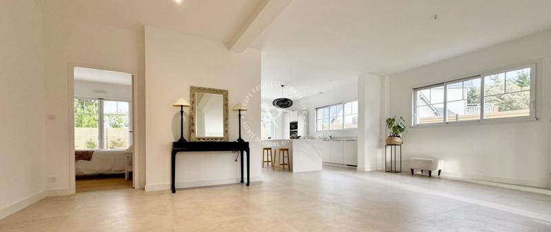 Maison - 180 m² - 7 pièces