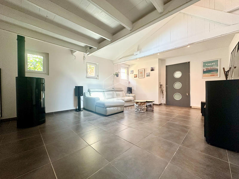 Appartement - 136 m² - 6 pièces