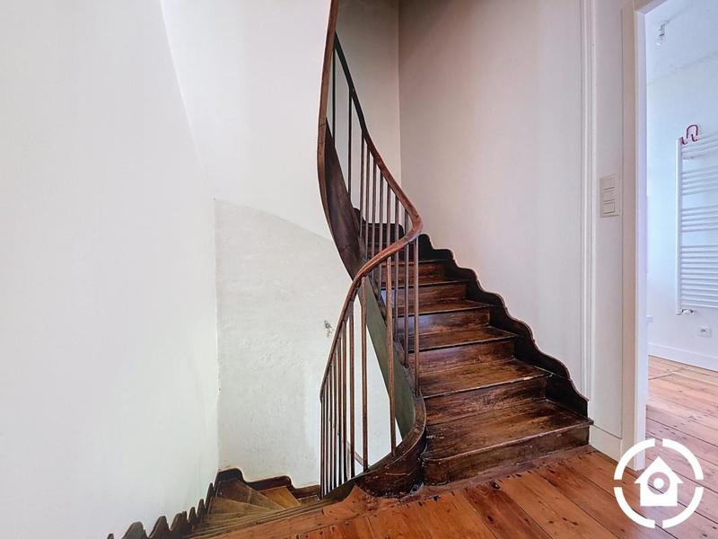 Maison - 167 m² - 6 pièces