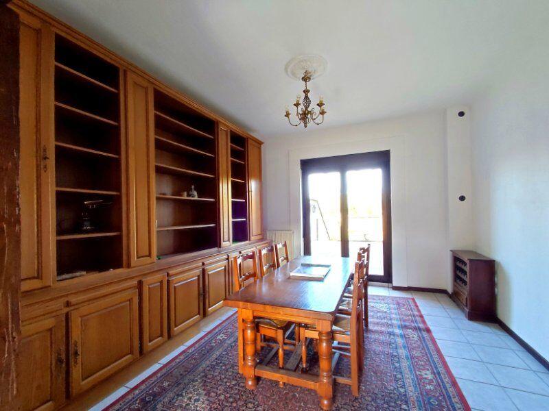 Maison - 215 m² - 7 pièces