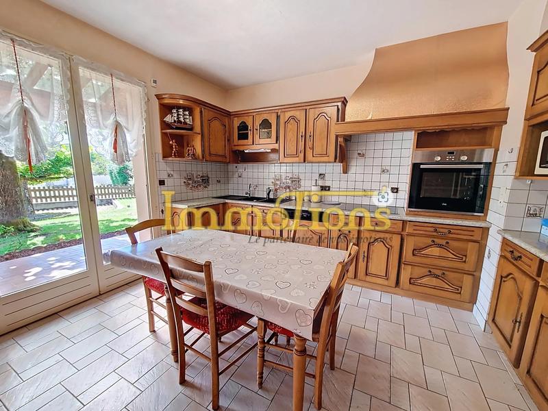 Maison - 231 m² - 9 pièces